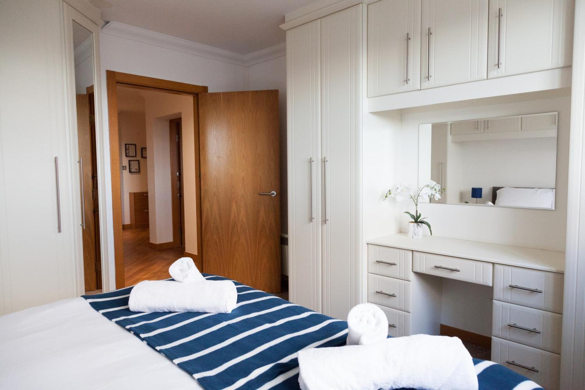 Weekly & Monthly Stays In Penthouse For Contractors Or Leisure Single Or Superking Beds Available Бёкенхэд Экстерьер фото