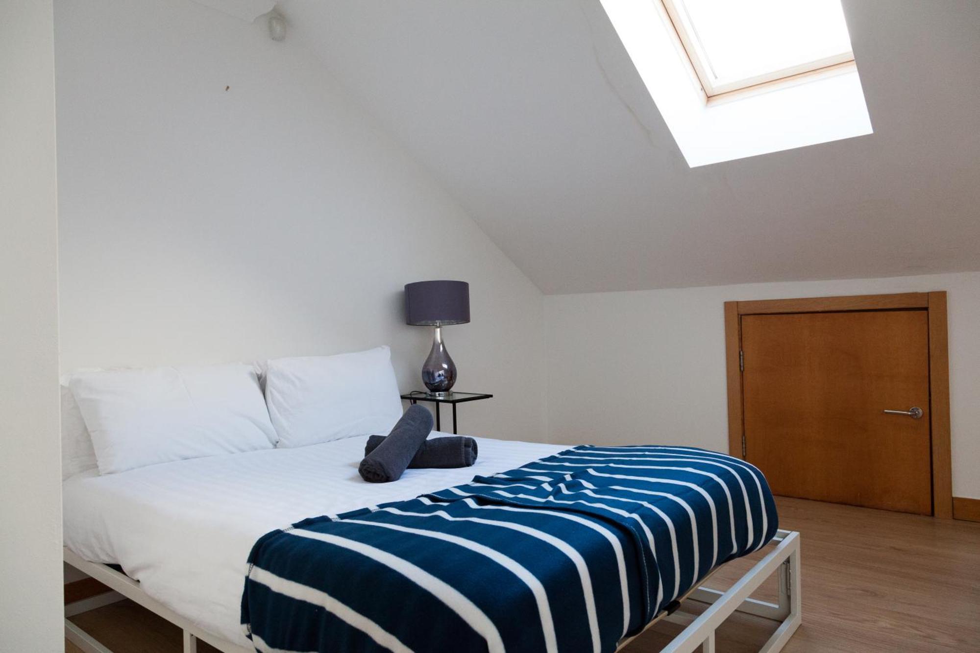 Weekly & Monthly Stays In Penthouse For Contractors Or Leisure Single Or Superking Beds Available Бёкенхэд Экстерьер фото
